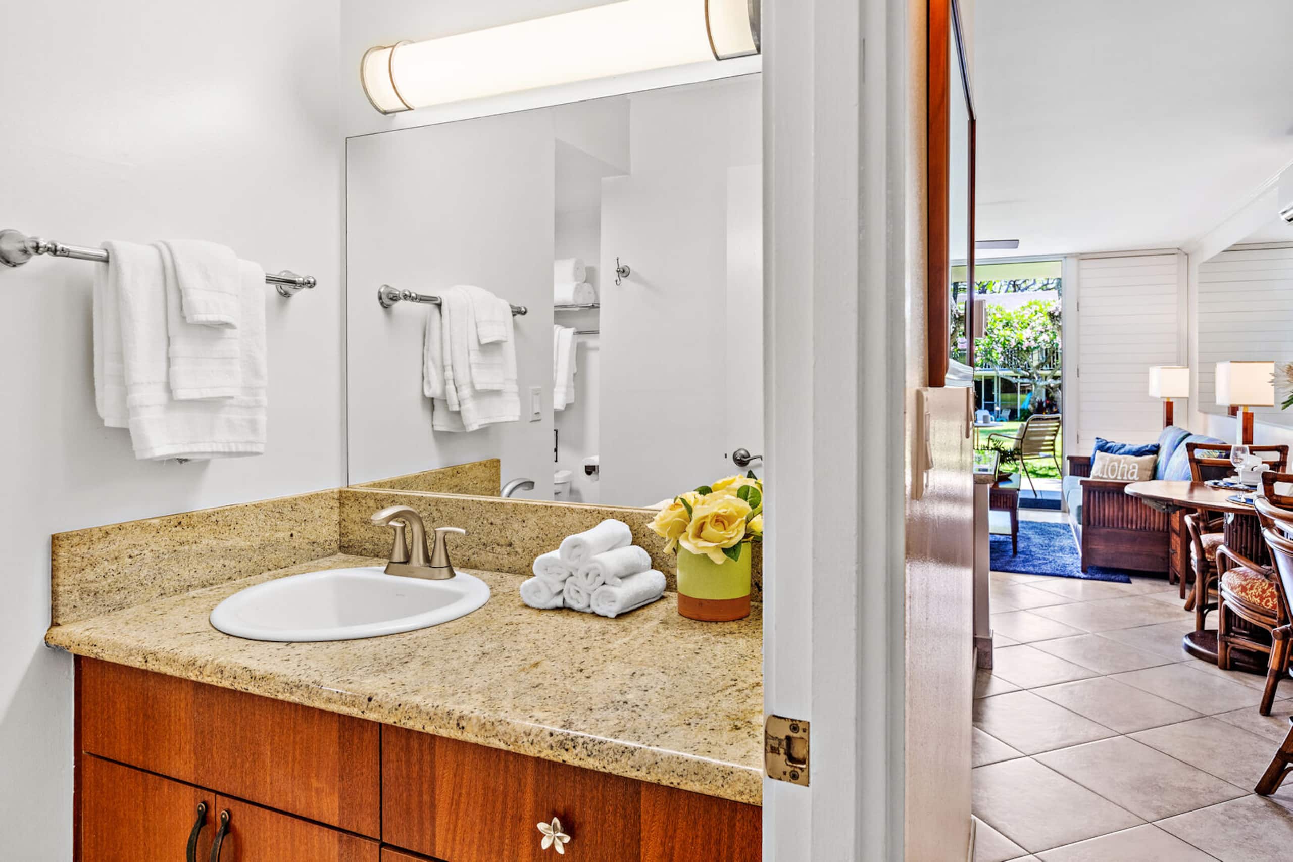 Condo in Lahaina · ★4.5 · 1 bedroom · 3 beds · 1 private bath - Image 16