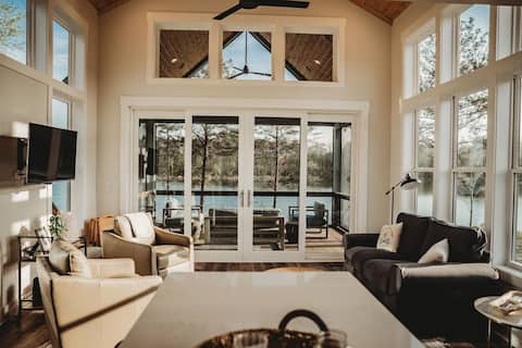 Teacher's Lounge - Lakeside at Waters Edge