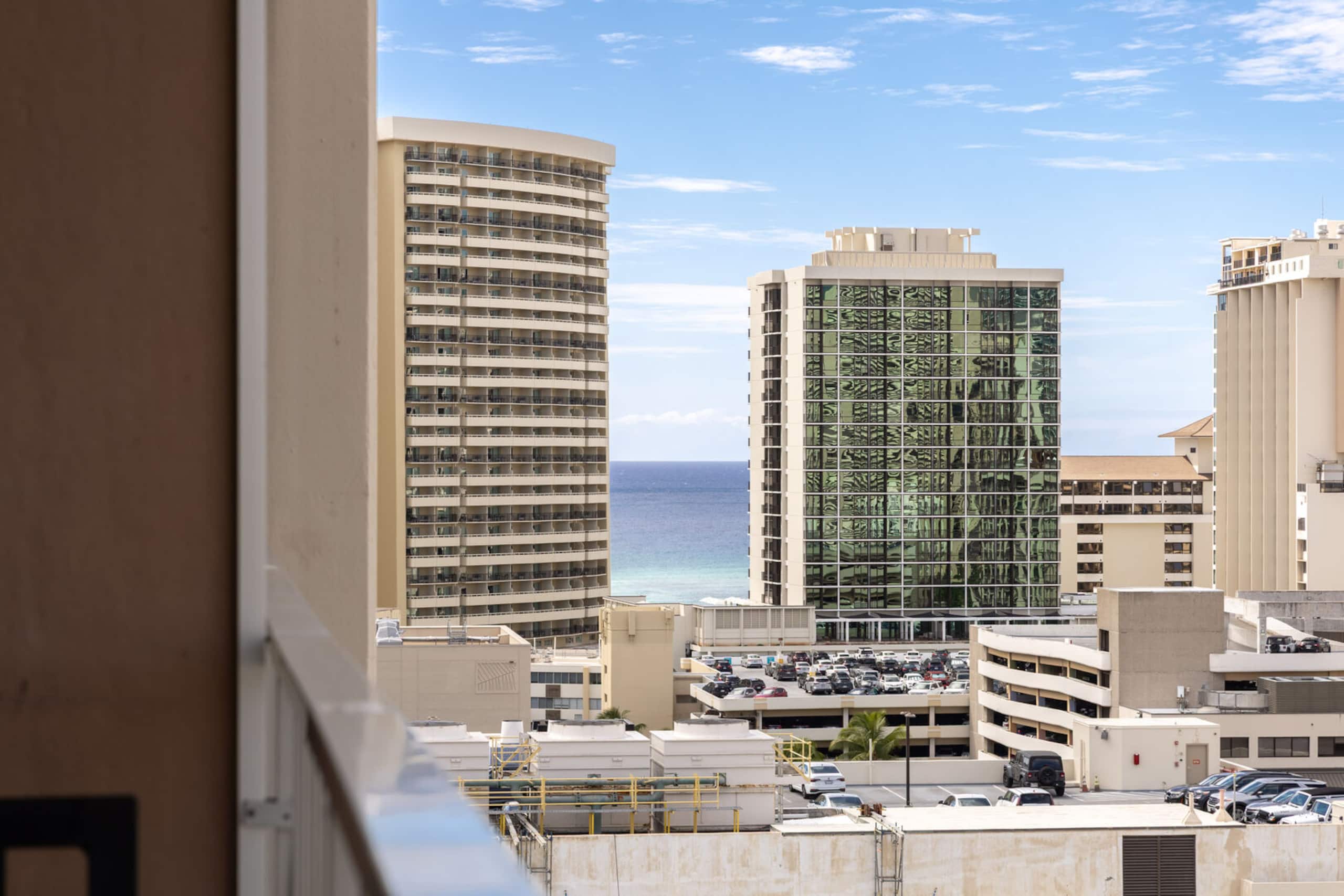 Condo in Honolulu · ★4.83 · 1 bedroom · 2 beds · 1 private bath - Image 13