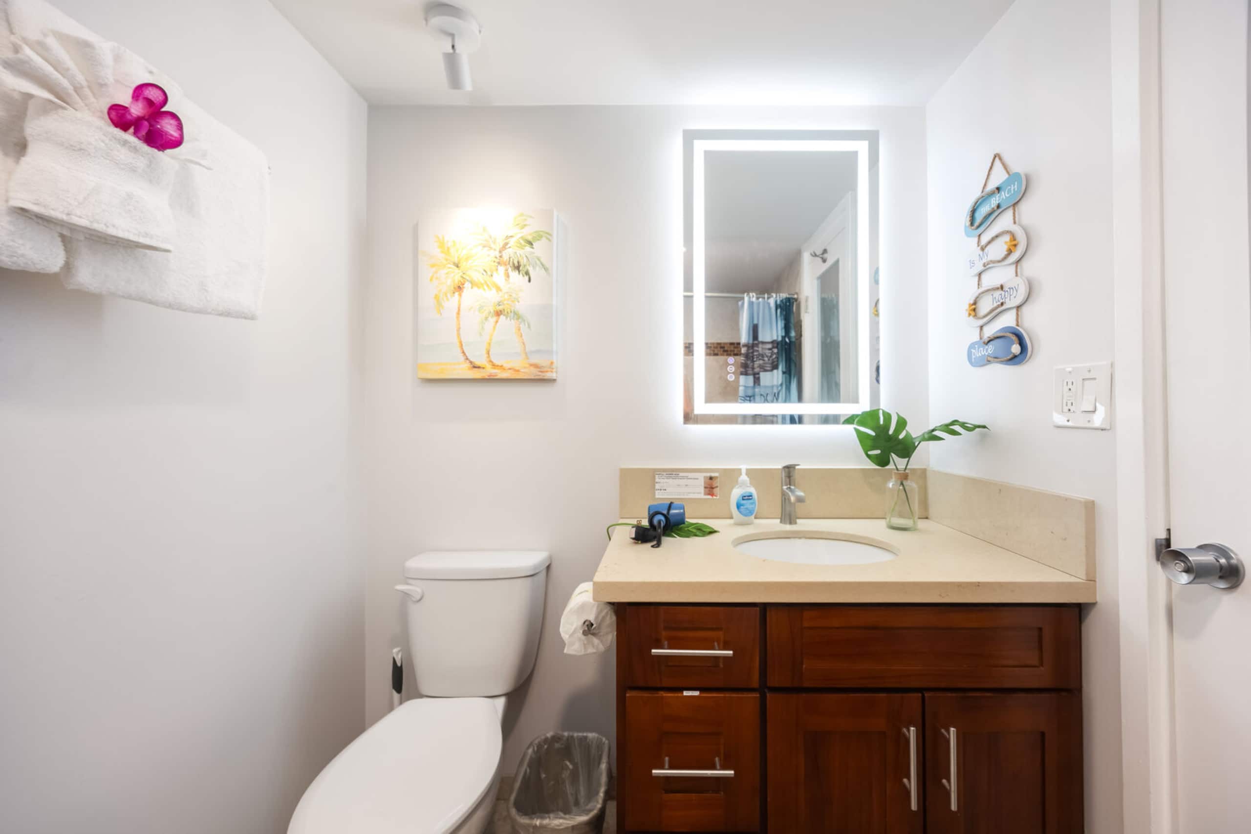 Condo in Honolulu · ★4.83 · 1 bedroom · 2 beds · 1 private bath - Image 30