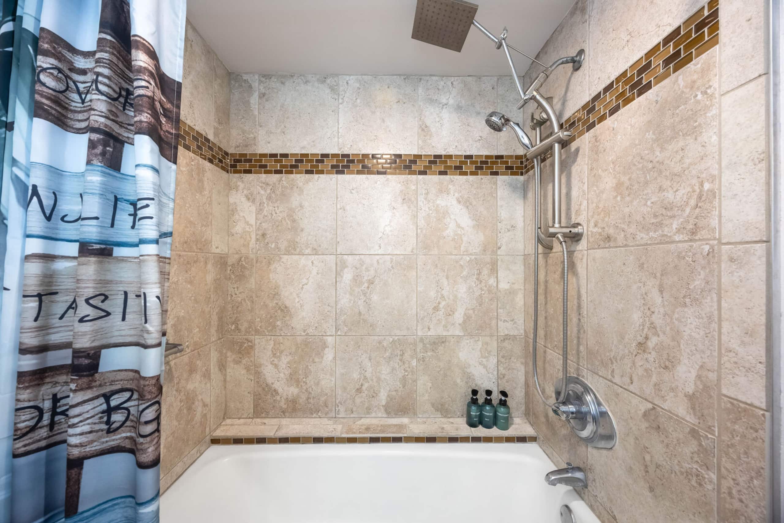 Condo in Honolulu · ★4.83 · 1 bedroom · 2 beds · 1 private bath - Image 33