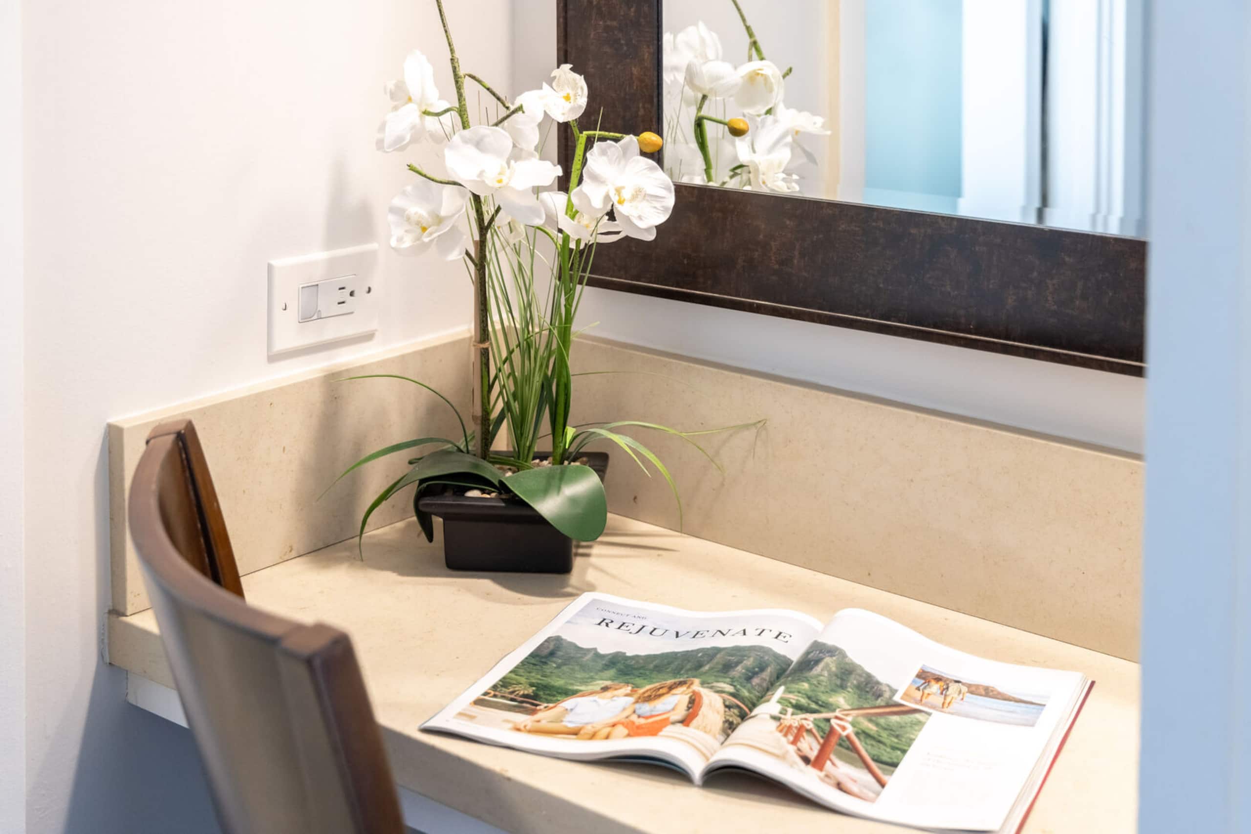 Condo in Honolulu · ★4.83 · 1 bedroom · 2 beds · 1 private bath - Image 32