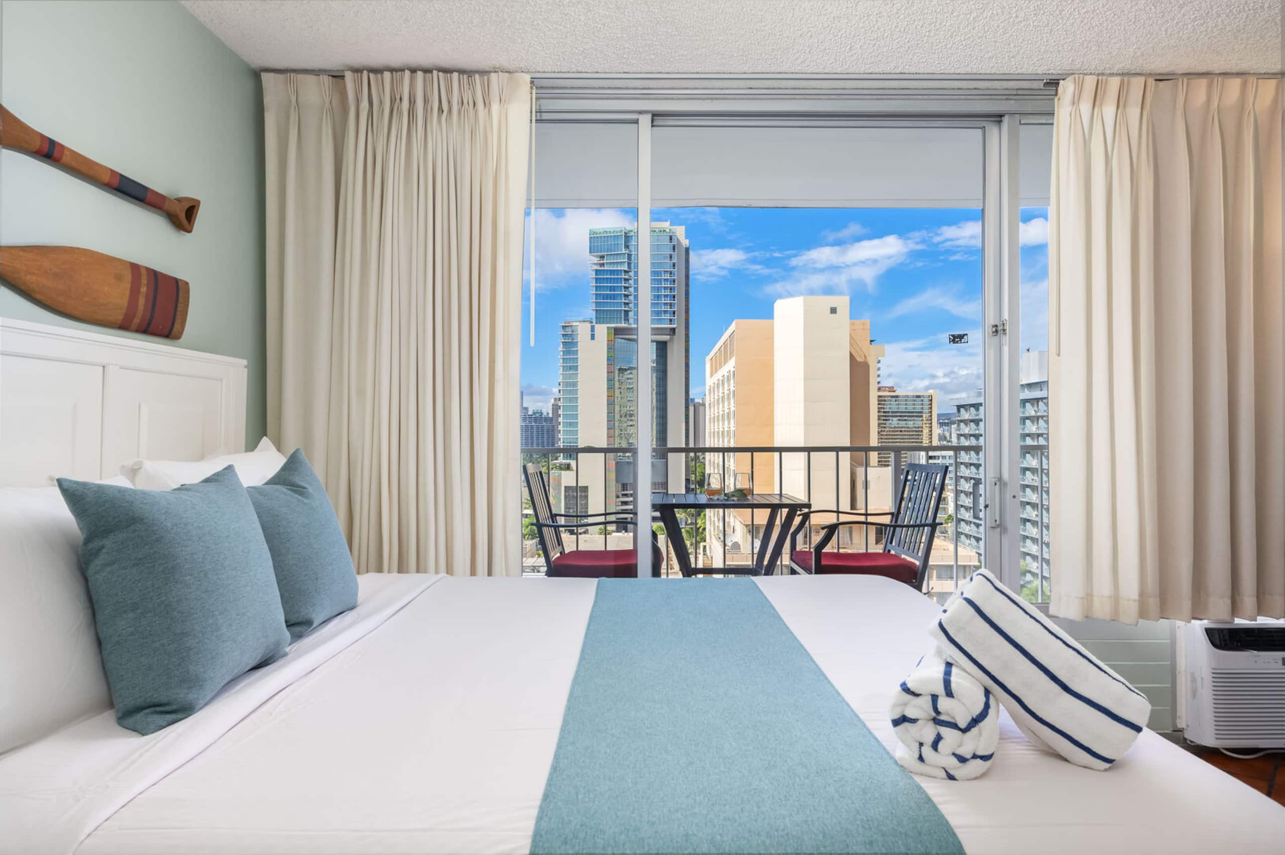 Condo in Honolulu · ★4.83 · 1 bedroom · 2 beds · 1 private bath - Image 13