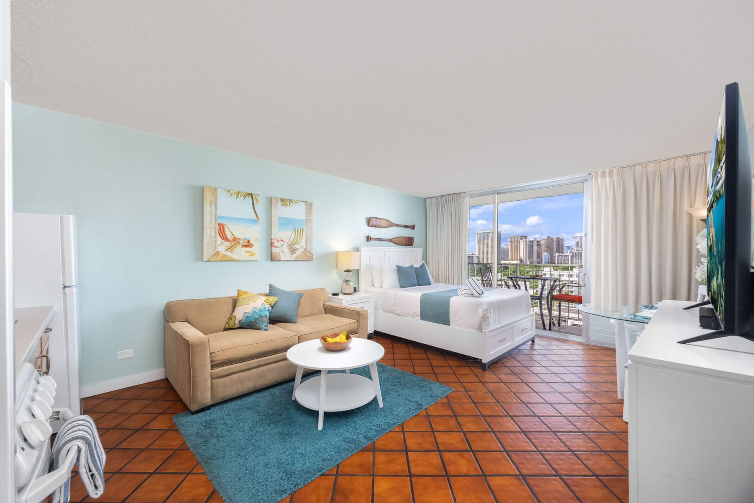 Condo in Honolulu · ★4.83 · 1 bedroom · 2 beds · 1 private bath - Image 1