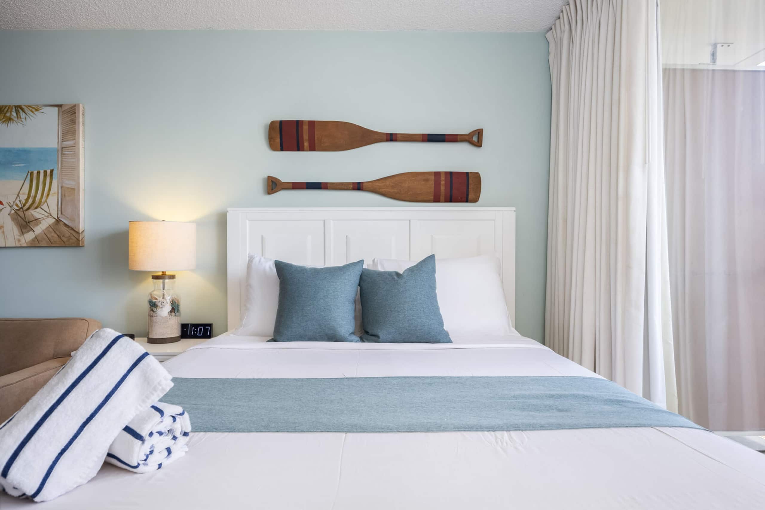 Condo in Honolulu · ★4.83 · 1 bedroom · 2 beds · 1 private bath - Image 11