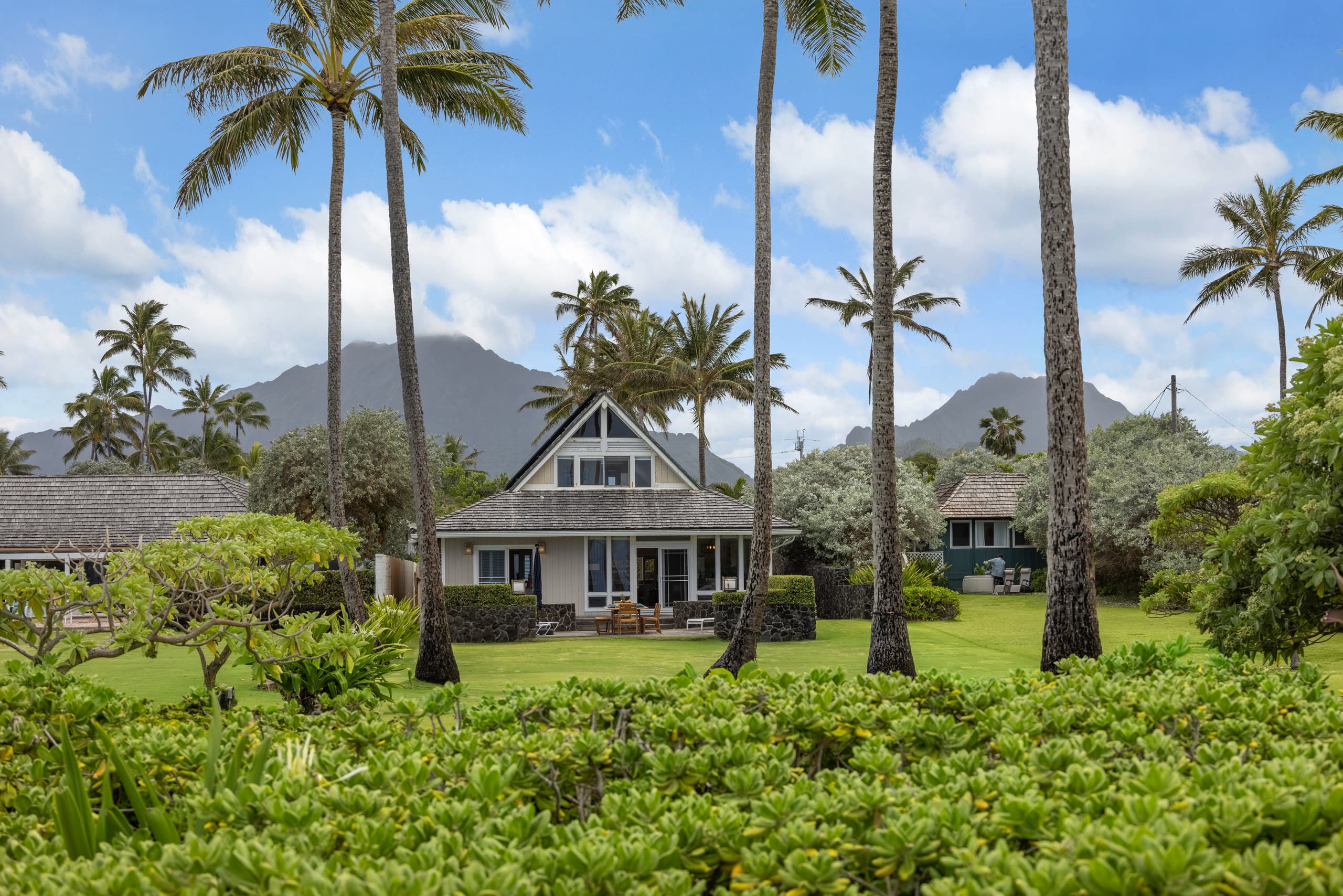 Home in Kailua · ★4.89 · 4 bedrooms · 4 beds · 4 private baths - Image 3