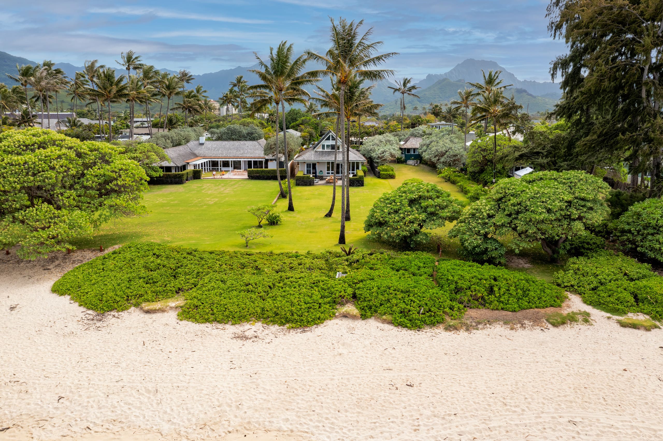 Home in Kailua · ★4.89 · 4 bedrooms · 4 beds · 4 private baths - Image 6
