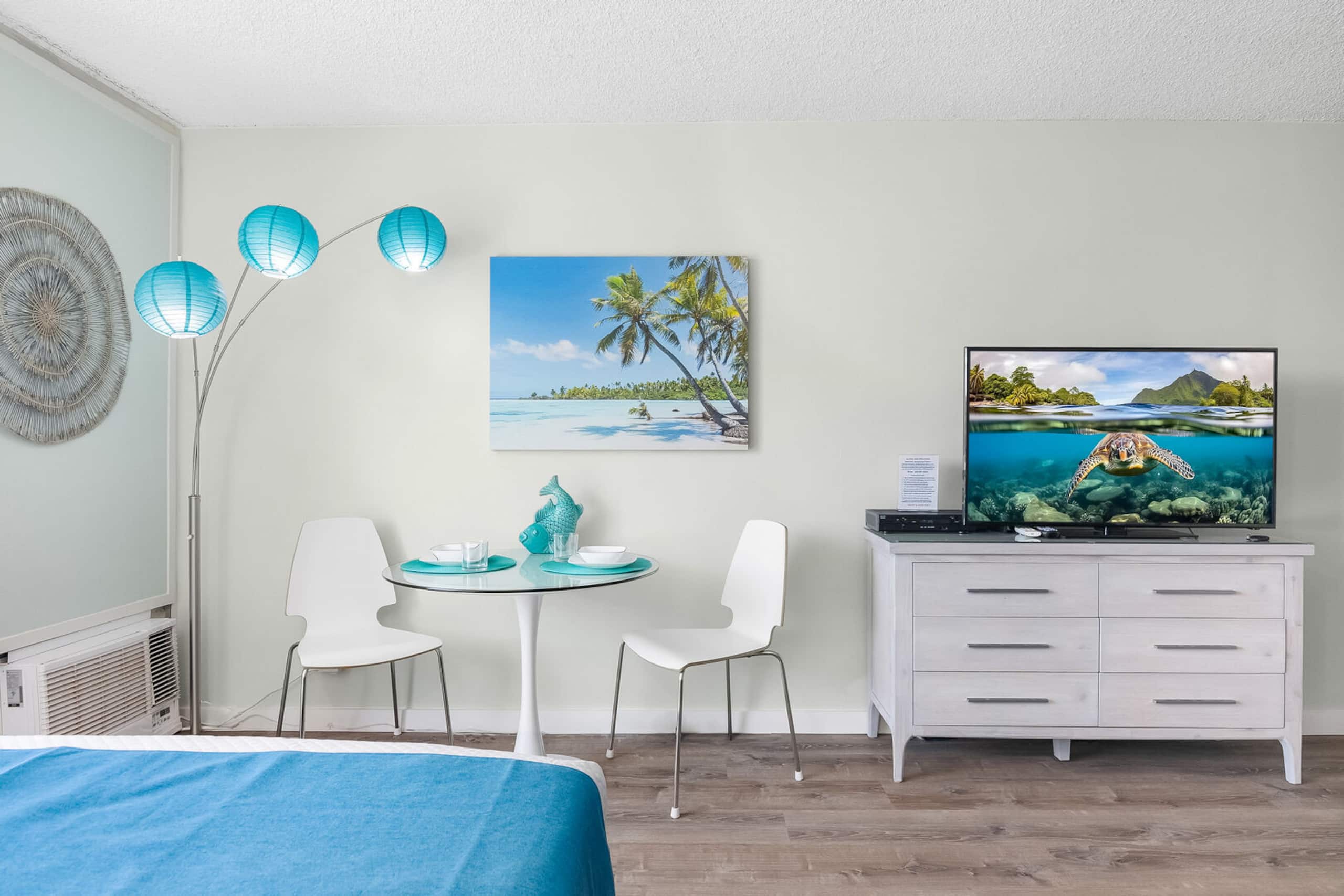 Condo in Honolulu · ★4.75 · 1 bedroom · 2 beds · 1 private bath - Image 10