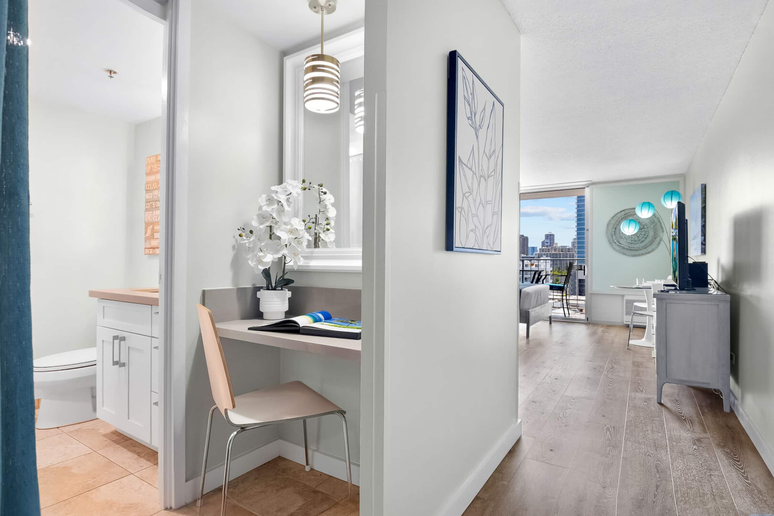 Condo in Honolulu · ★4.75 · 1 bedroom · 2 beds · 1 private bath - Image 26