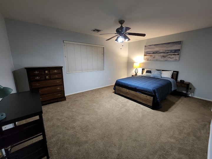 غرفة النوم الرئيسية