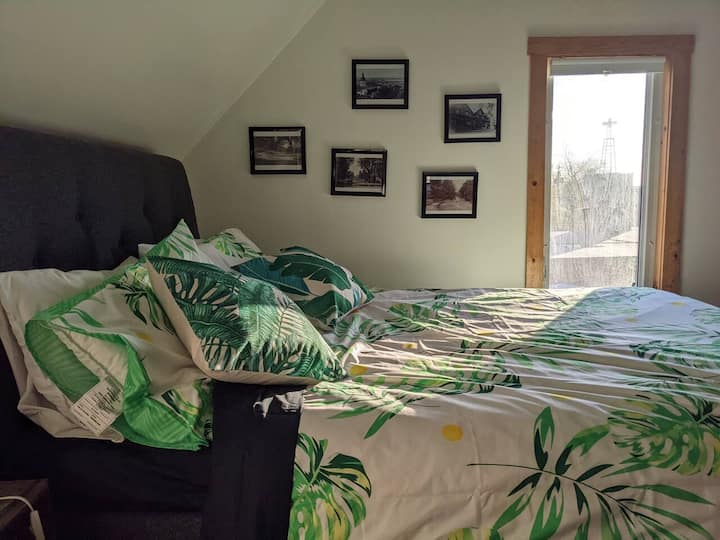 Everglades Suite (Downtown Wolfville) Apartments for Rent in Wolfville, Nova Scotia, Canada