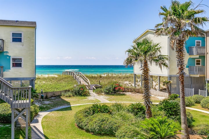 Beautifully Renovated, Cozy Condo With Gulf View! - Pensacola Beach, FL