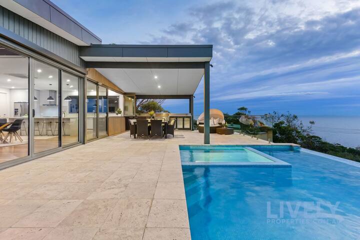 The Ocean’s Edge, Luxury Entertainer with Views gallery image 3