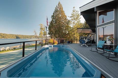 Family Fun-Waterfront-Pickleball-Sauna-Pool-kayaks