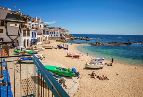 Exclusive oceanfront apartment