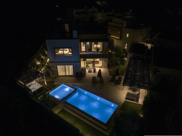 Almi-Cove Hilltop Villa I gallery image 2