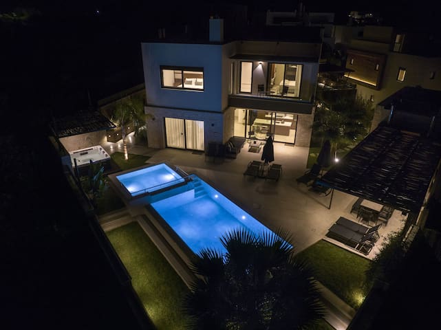 Almi-Cove Hilltop Villa I