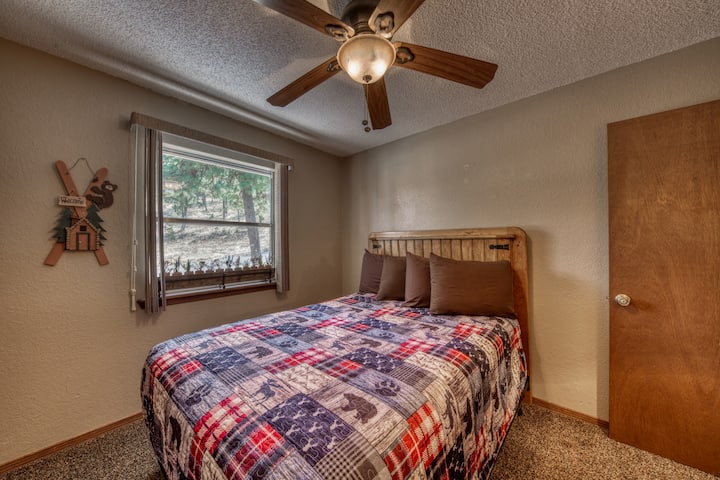 Მეორე ორადგილიანი საძინებელი — კომფორტული და მიმზიდველი.