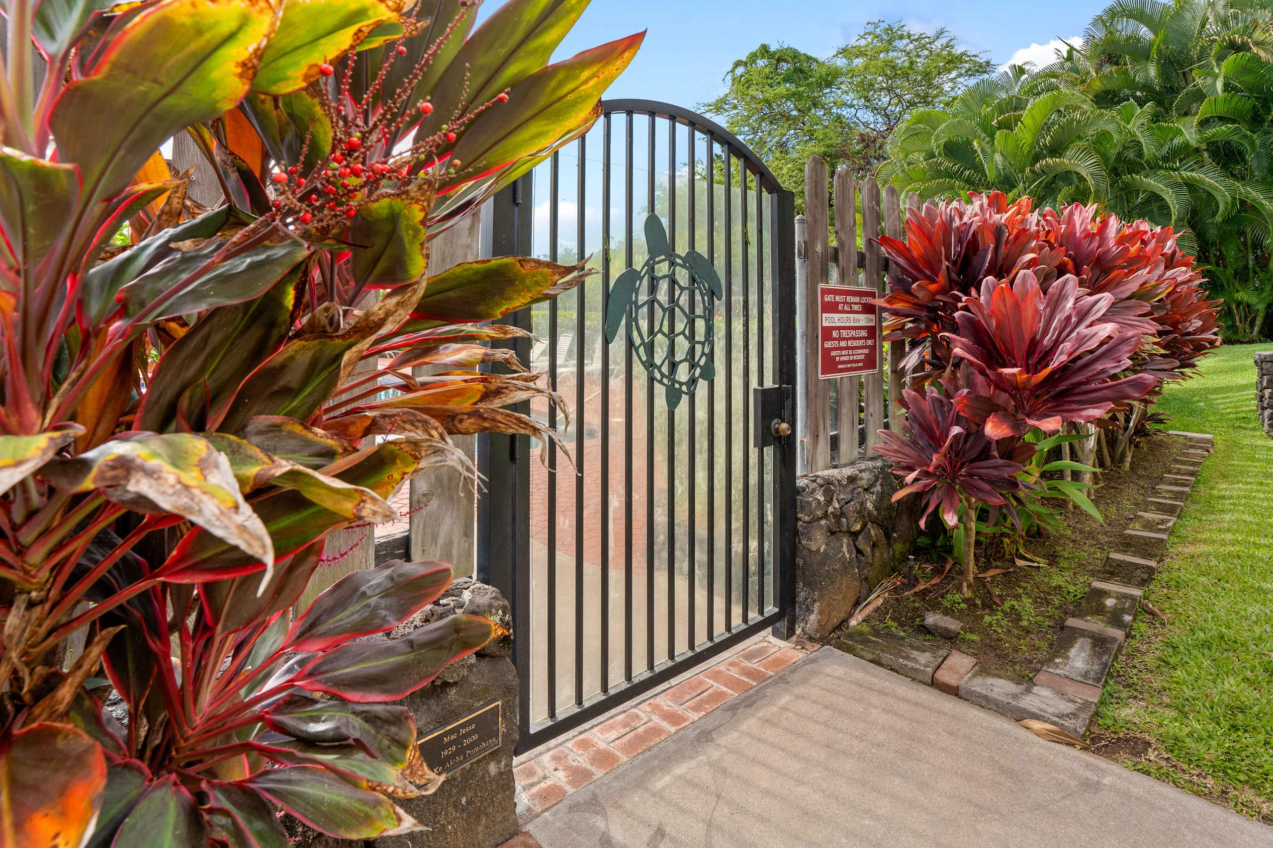 Condo in Kailua-Kona · ★4.9 · 2 bedrooms · 4 beds · 2 private baths - Image 57
