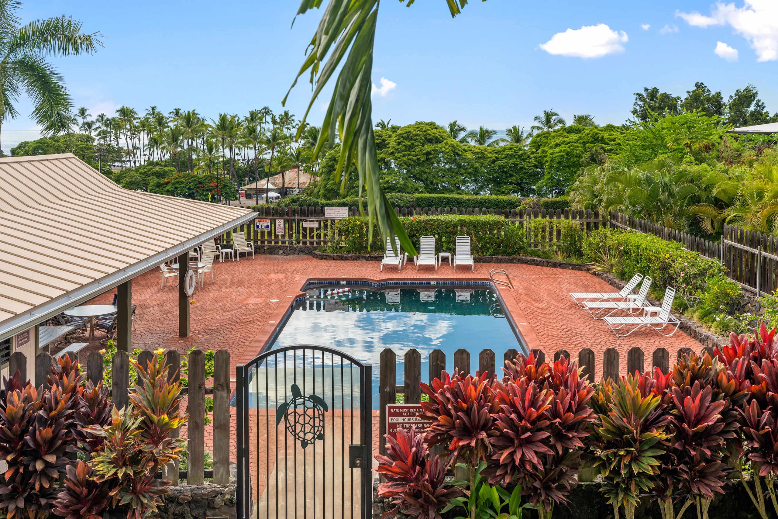 Condo in Kailua-Kona · ★4.9 · 2 bedrooms · 4 beds · 2 private baths - Image 29