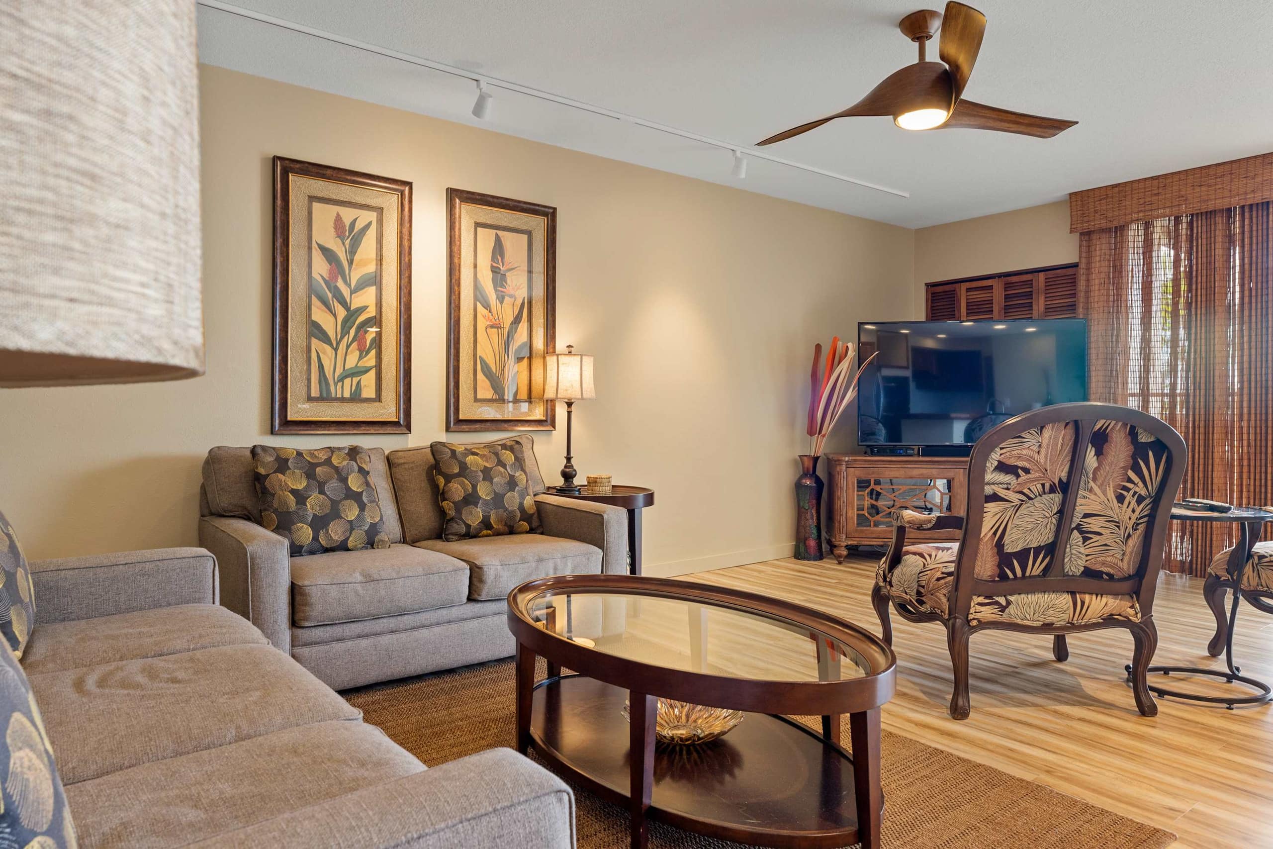 Condo in Kailua-Kona · ★4.9 · 2 bedrooms · 4 beds · 2 private baths - Image 6