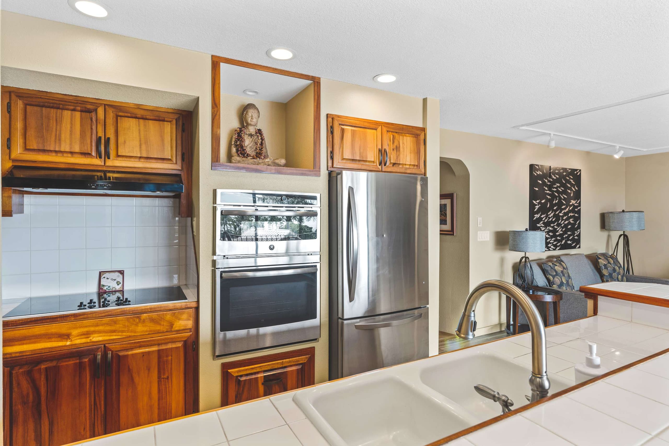 Condo in Kailua-Kona · ★4.9 · 2 bedrooms · 4 beds · 2 private baths - Image 8