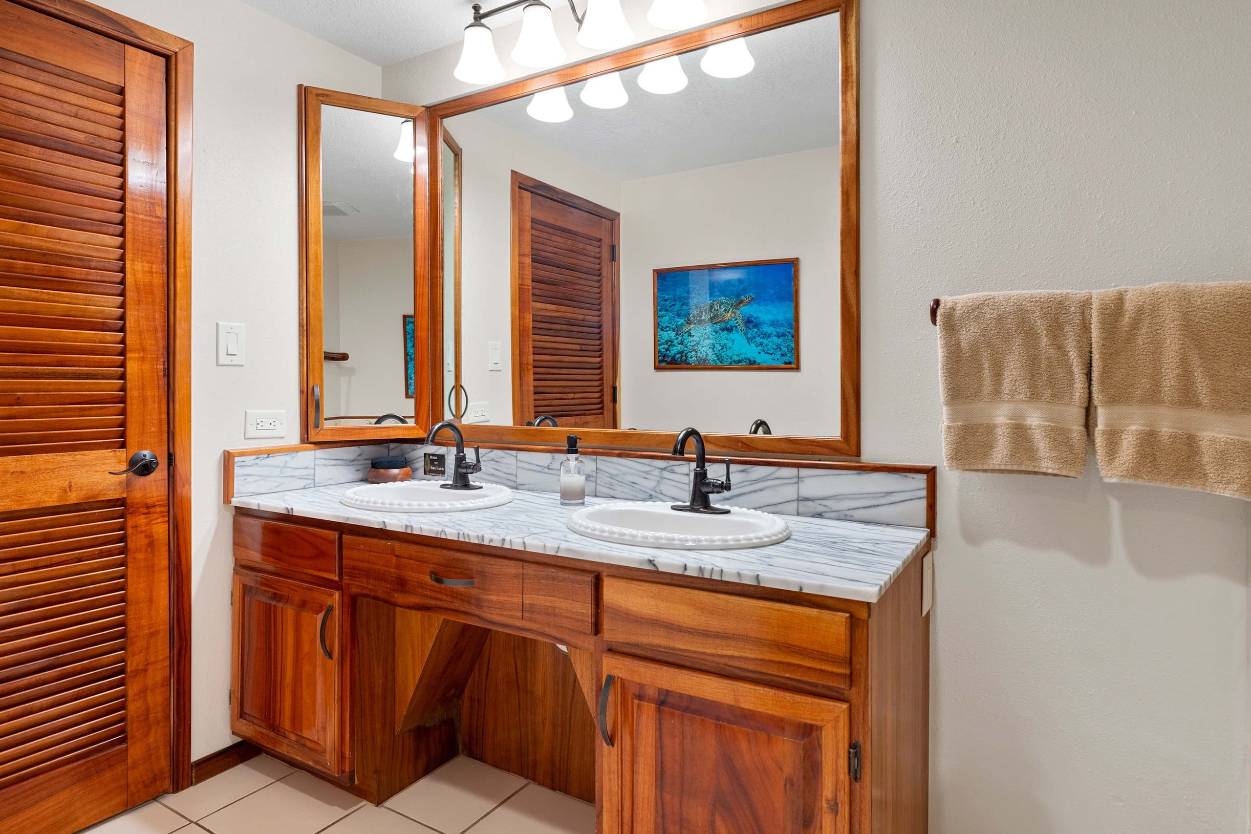 Condo in Kailua-Kona · ★4.9 · 2 bedrooms · 4 beds · 2 private baths - Image 36