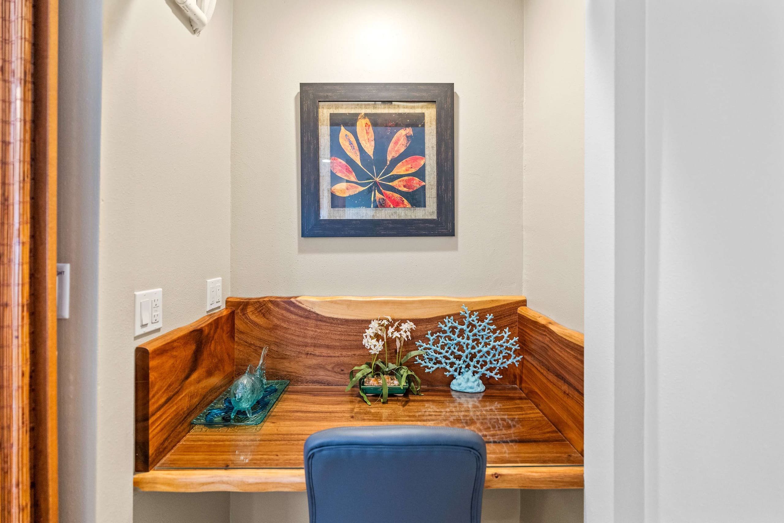 Condo in Kailua-Kona · ★4.9 · 2 bedrooms · 4 beds · 2 private baths - Image 32