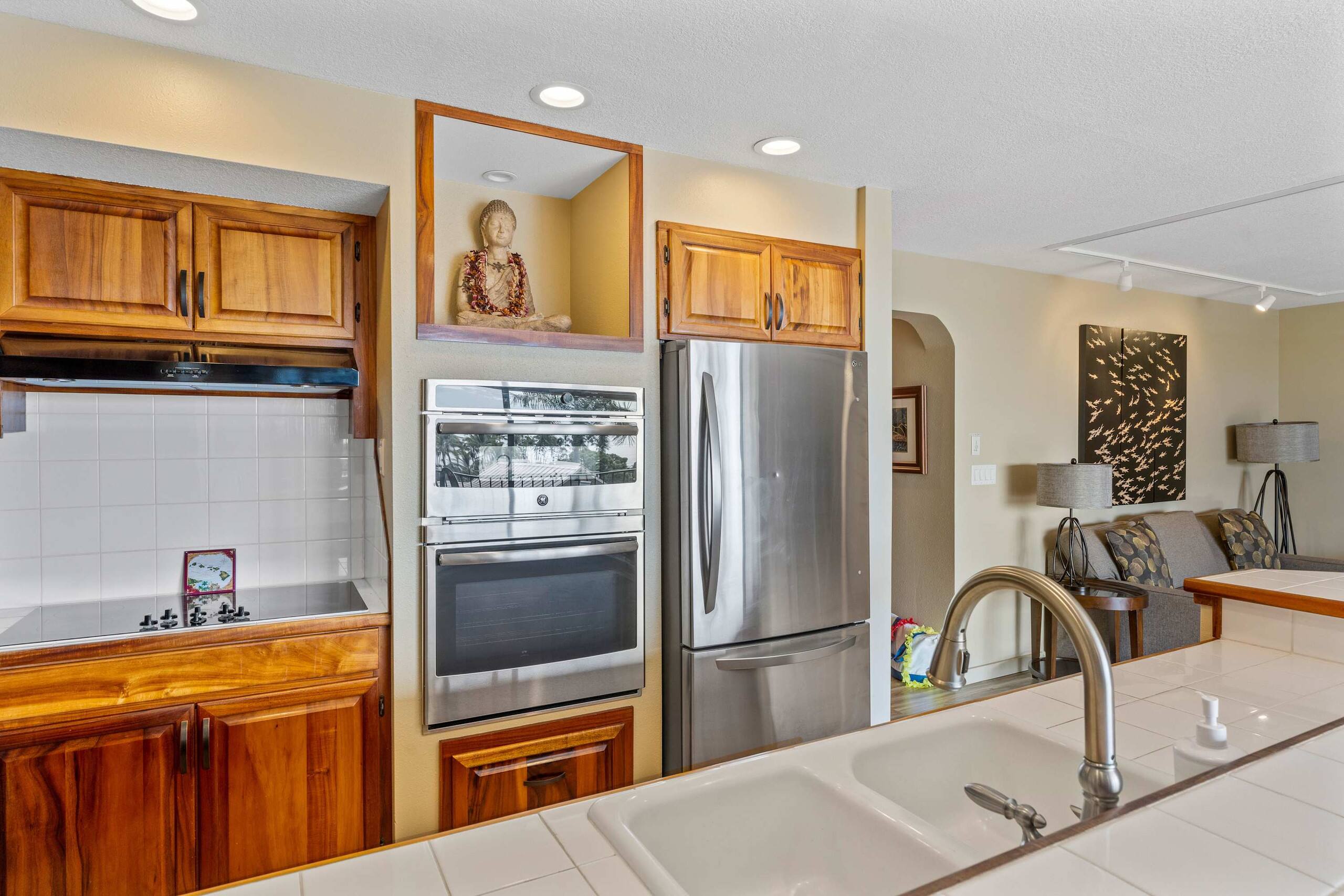 Condo in Kailua-Kona · ★4.9 · 2 bedrooms · 4 beds · 2 private baths - Image 10