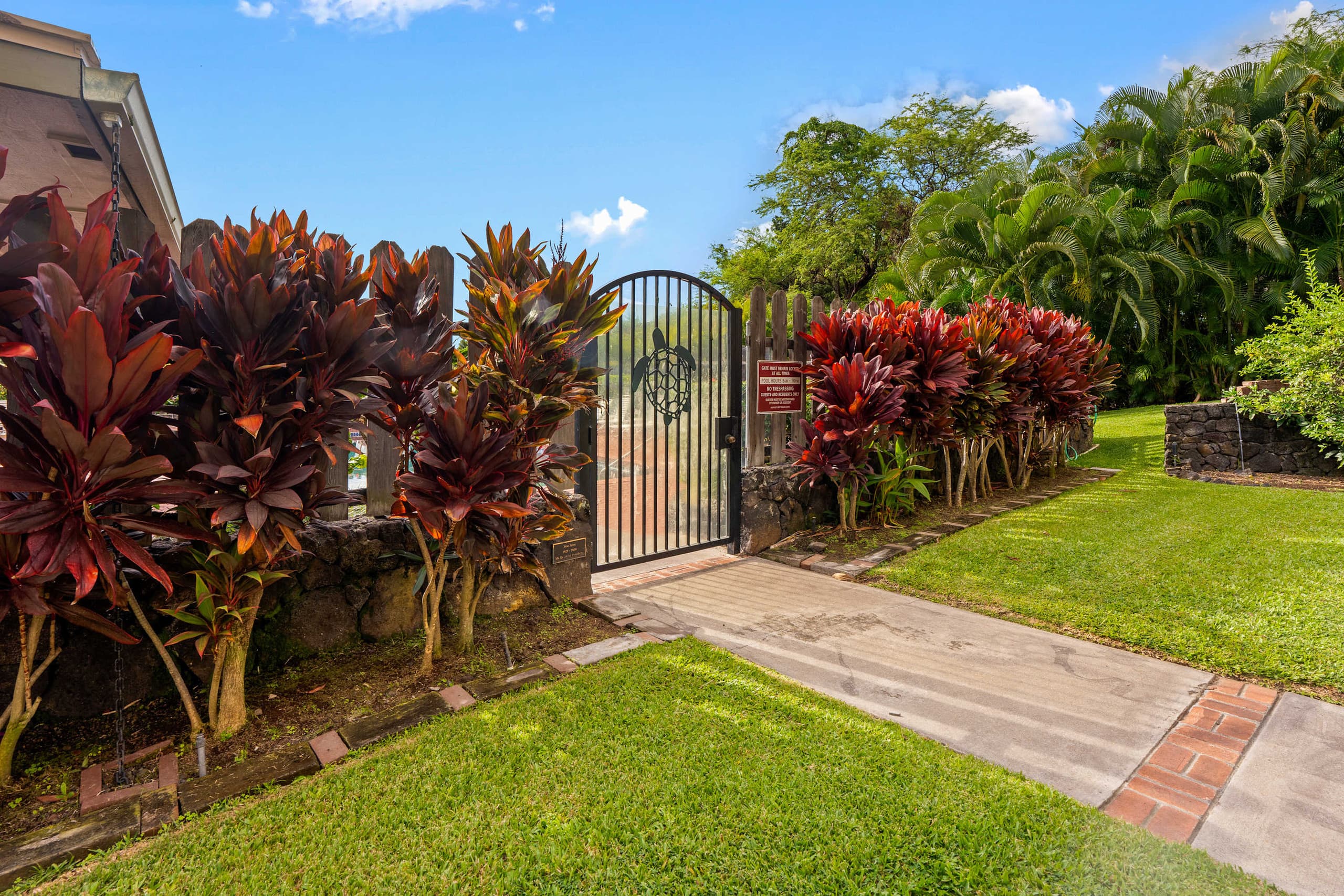 Condo in Kailua-Kona · ★4.9 · 2 bedrooms · 4 beds · 2 private baths - Image 56