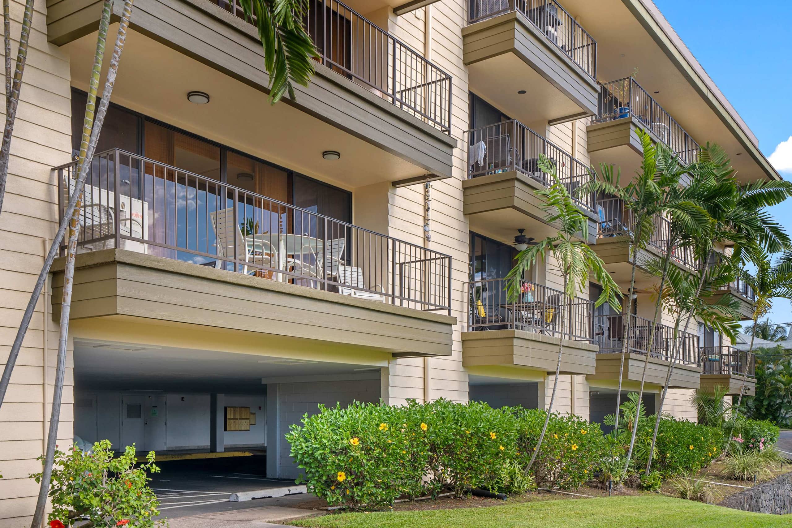 Condo in Kailua-Kona · ★4.9 · 2 bedrooms · 4 beds · 2 private baths - Image 58