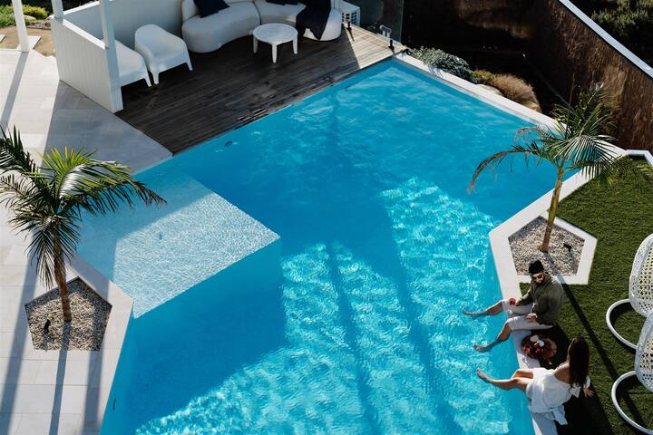 Bayview Luxe Entertainer | Pool & World Class View gallery image 3