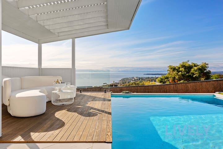 Bayview Luxe Entertainer | Pool & World Class View gallery image 4