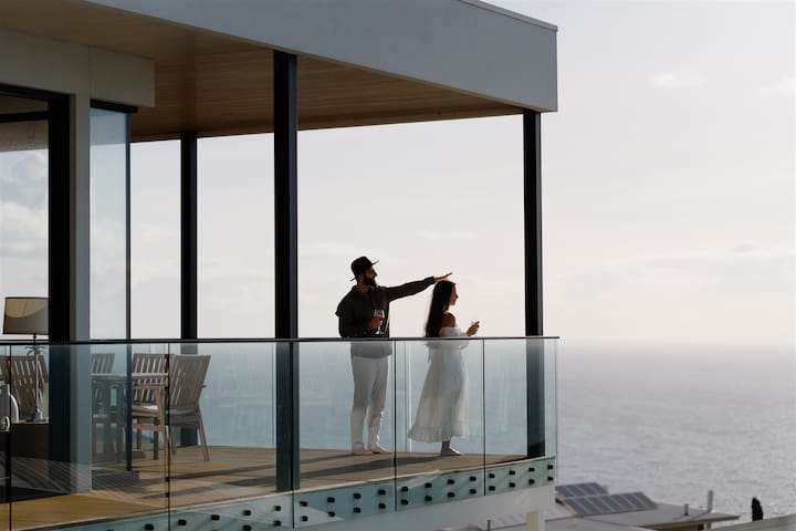 Bayview Luxe Entertainer | Pool & World Class View gallery image 2