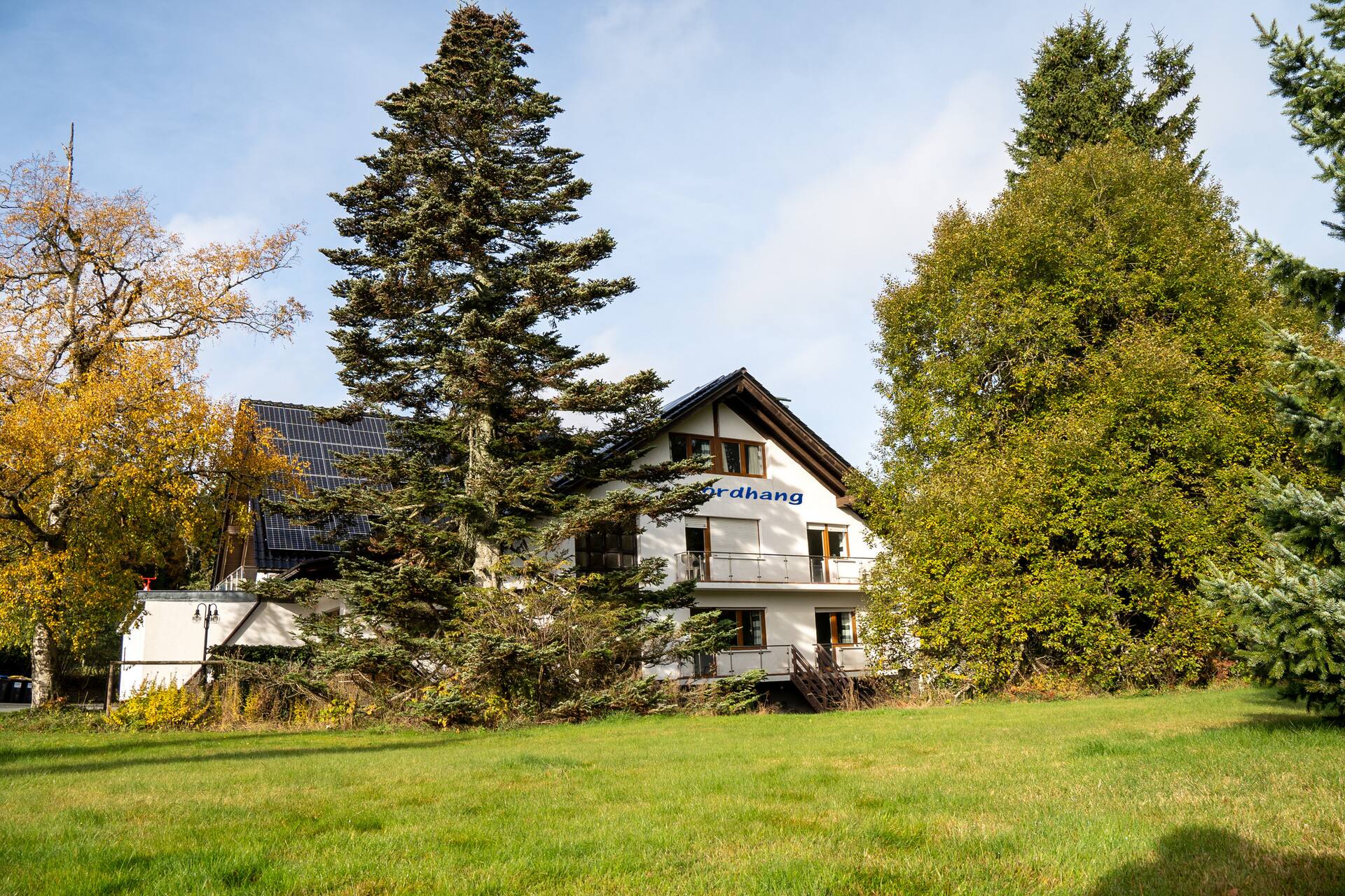 Villa Nordhang - Appartement 7 avec vue sur les montagnes, balcon et Wi-Fi.