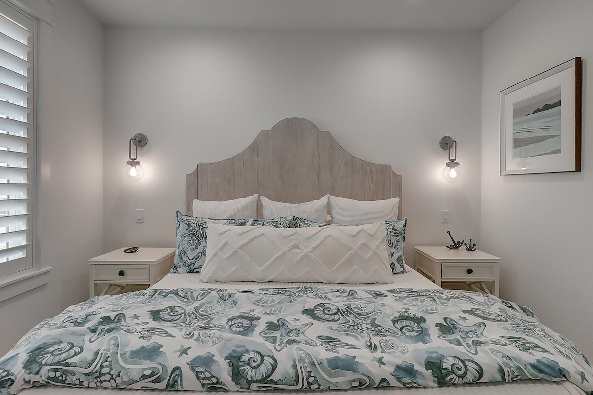 ห้องนอนคิงไซส์ที่ 2 ชั้น 1 