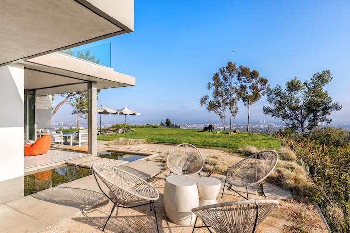 Vue Modern gallery image 3