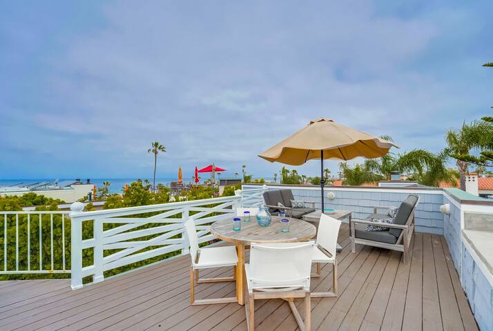 The Breakers 3 | 5BR Walk to Beach + Rooftop Views gallery image 4