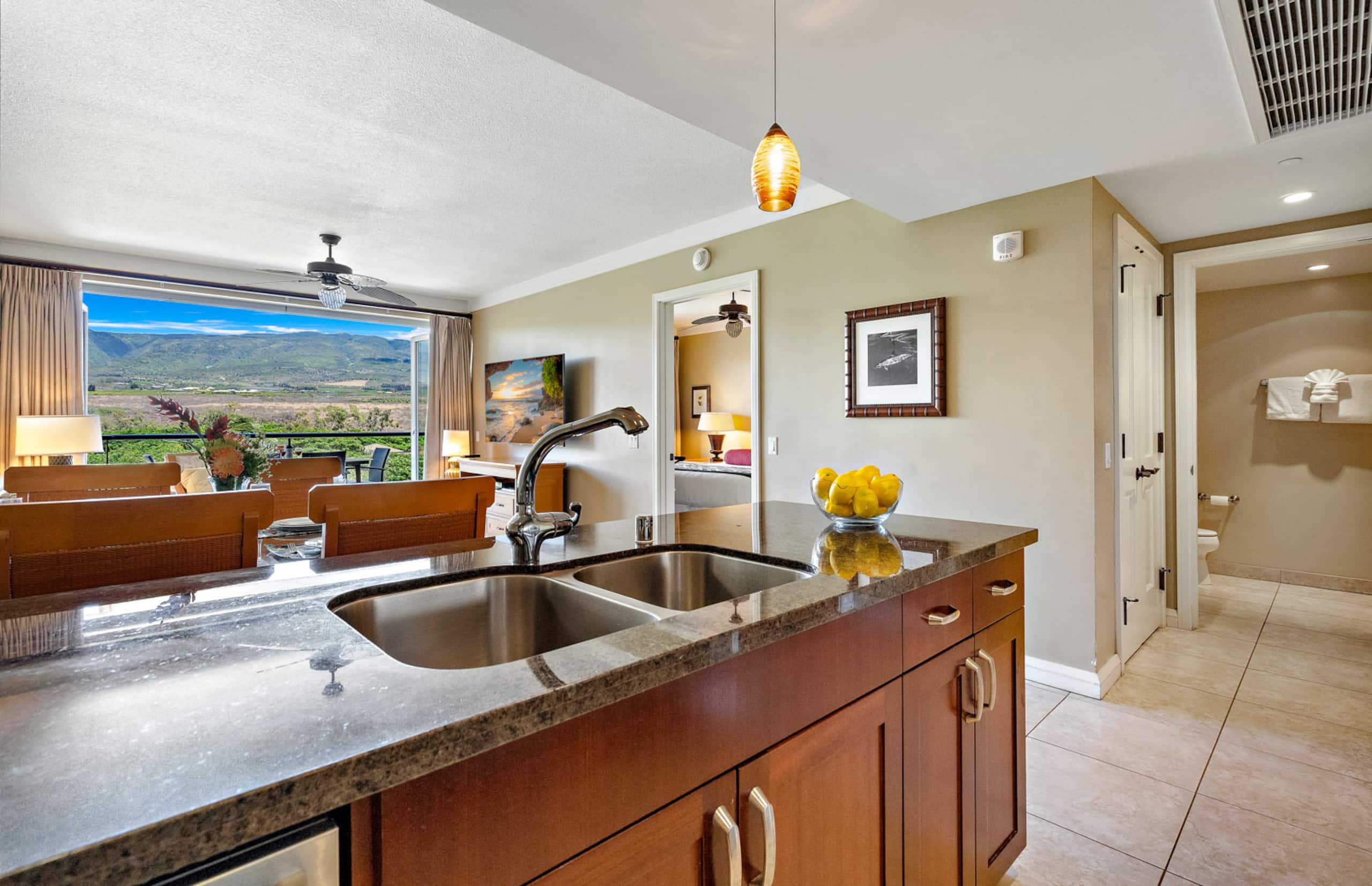 Condo in Lahaina · ★4.78 · 1 bedroom · 2 beds · 1 bath - Image 3