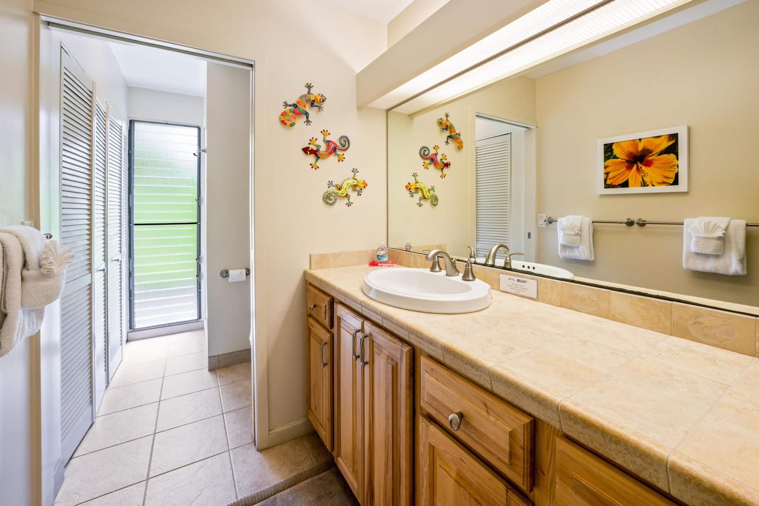 Condo in Kailua-Kona · ★4.79 · 2 bedrooms · 3 beds · 2 shared baths - Image 32