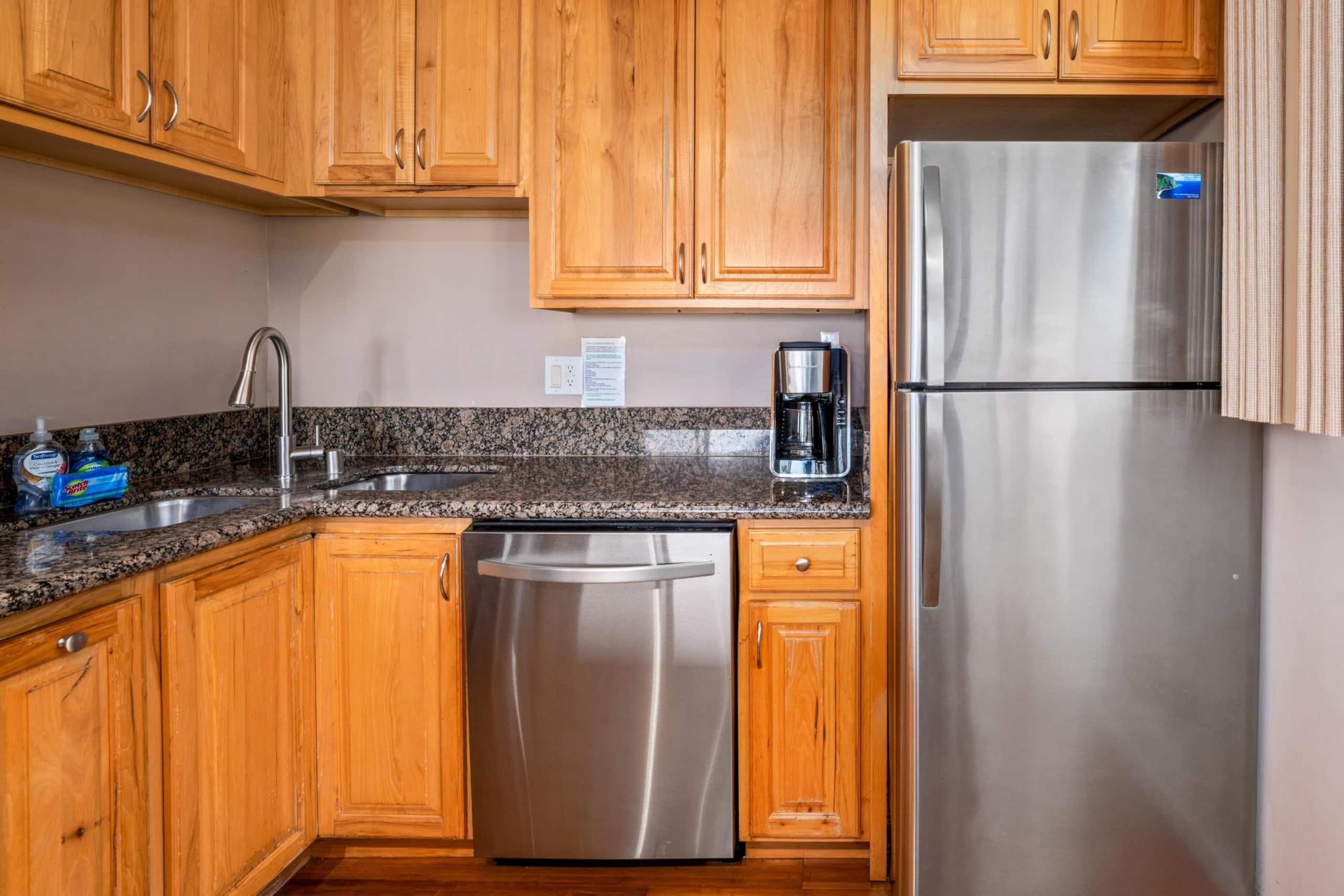 Condo in Kailua-Kona · ★4.79 · 2 bedrooms · 3 beds · 2 shared baths - Image 9