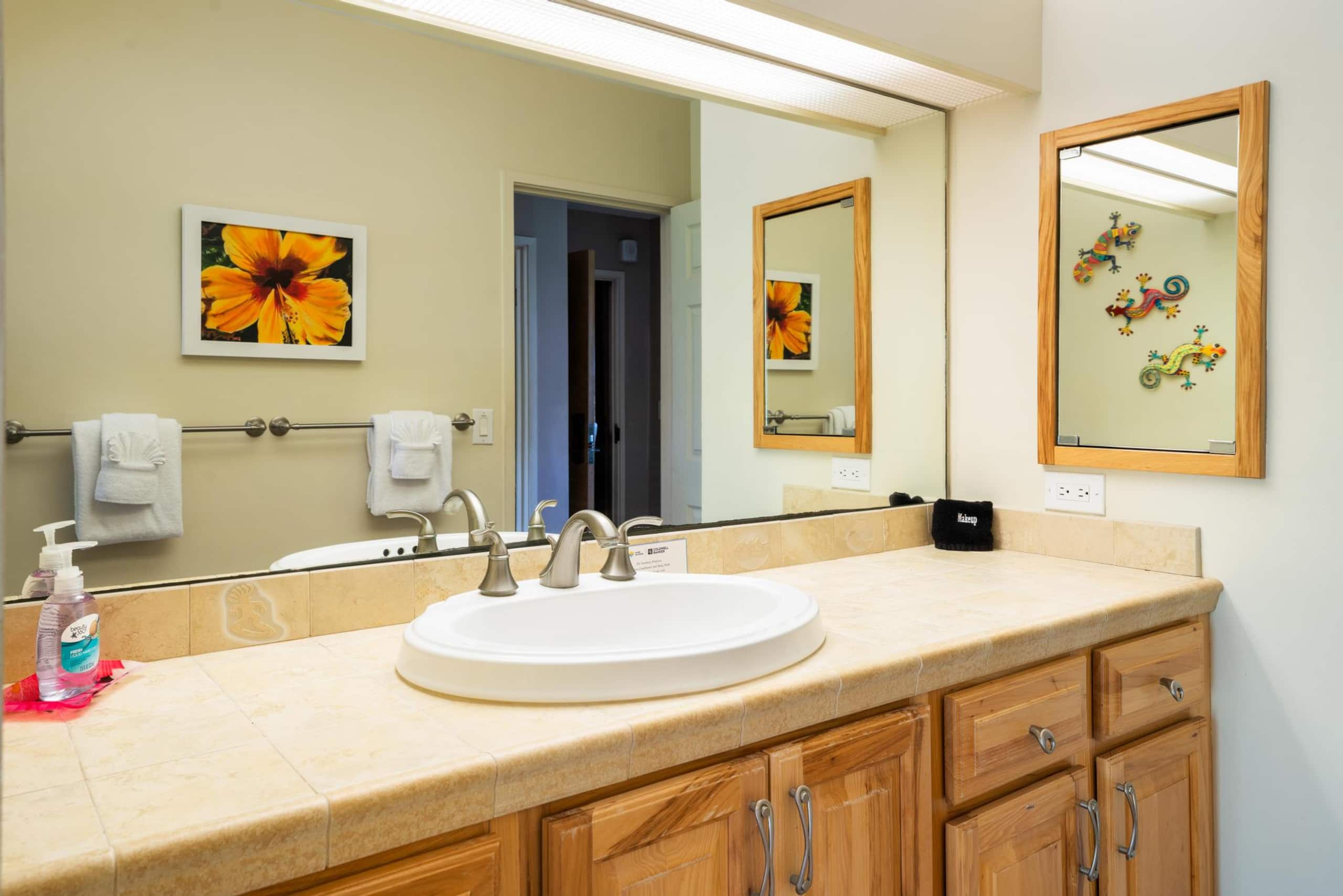 Condo in Kailua-Kona · ★4.79 · 2 bedrooms · 3 beds · 2 shared baths - Image 33
