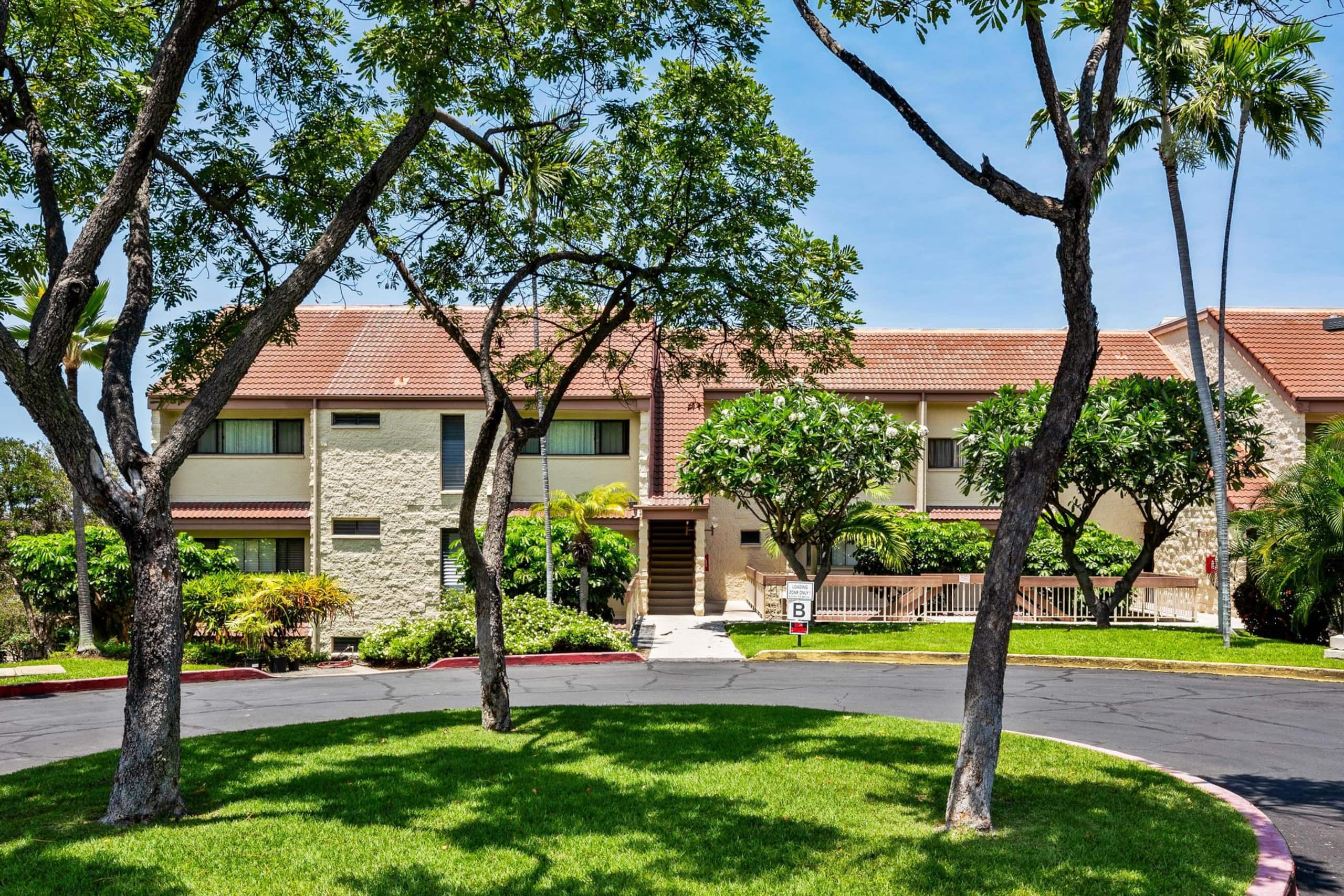 Condo in Kailua-Kona · ★4.79 · 2 bedrooms · 3 beds · 2 shared baths - Image 42