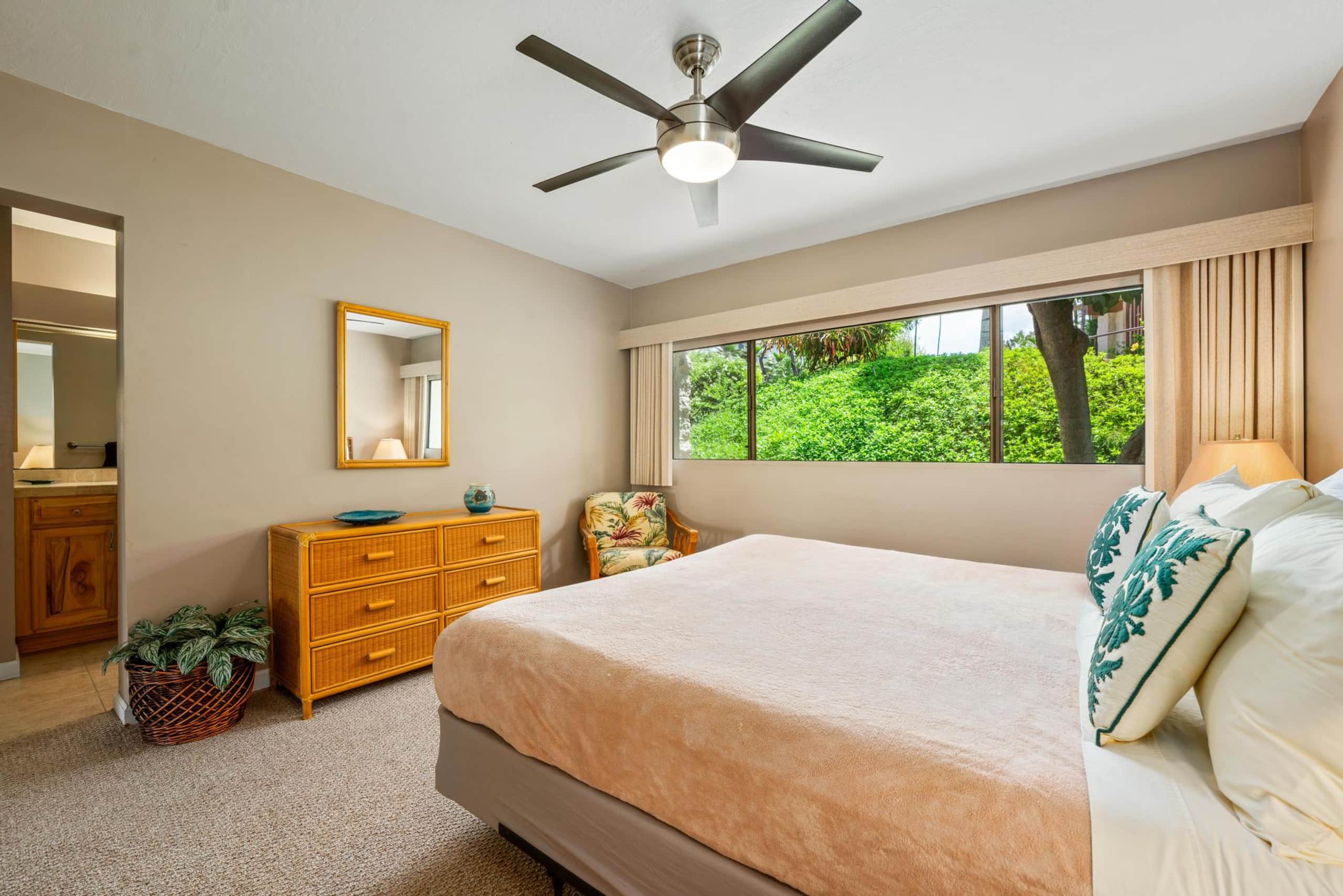 Condo in Kailua-Kona · ★4.79 · 2 bedrooms · 3 beds · 2 shared baths - Image 26