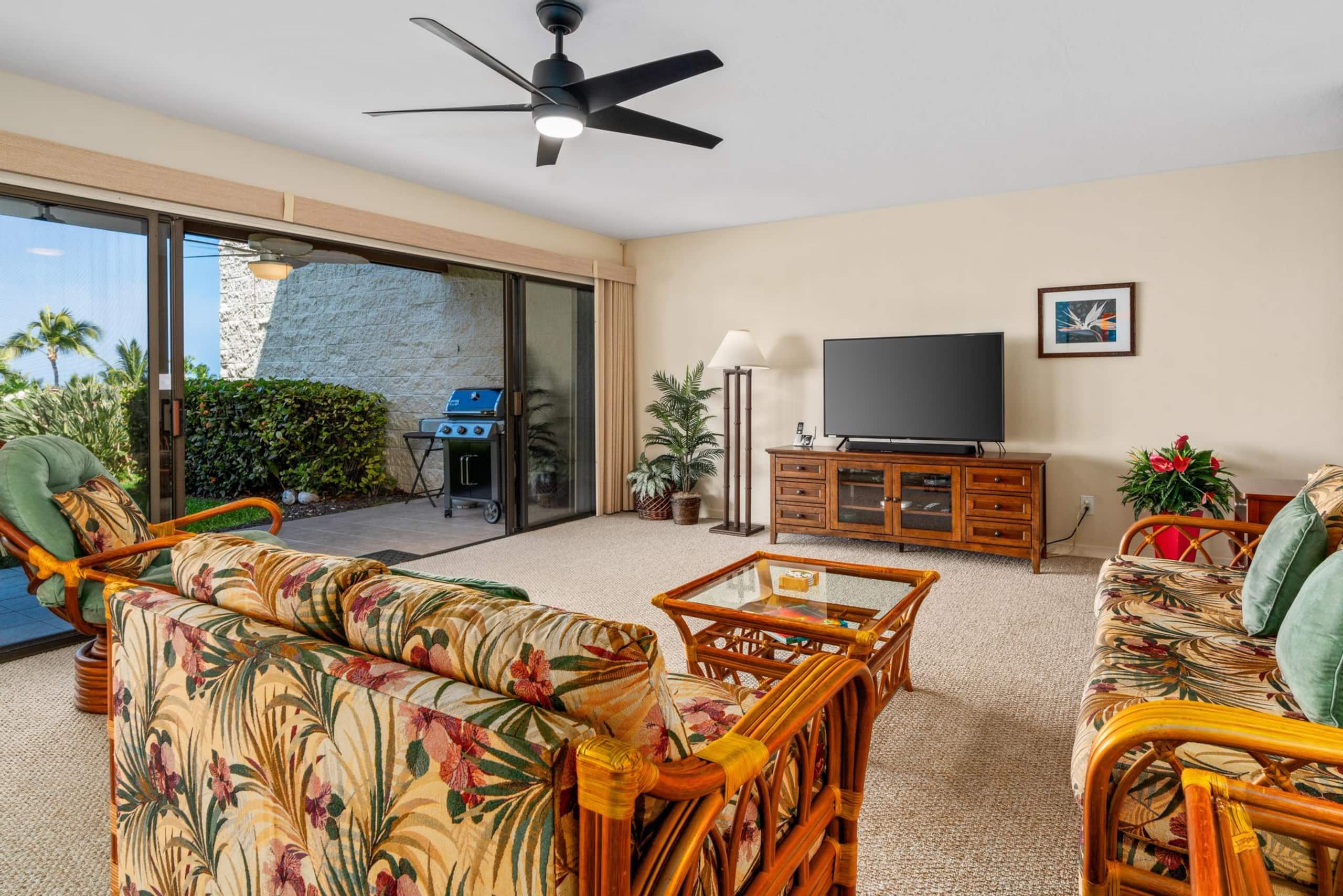 Condo in Kailua-Kona · ★4.79 · 2 bedrooms · 3 beds · 2 shared baths - Image 12