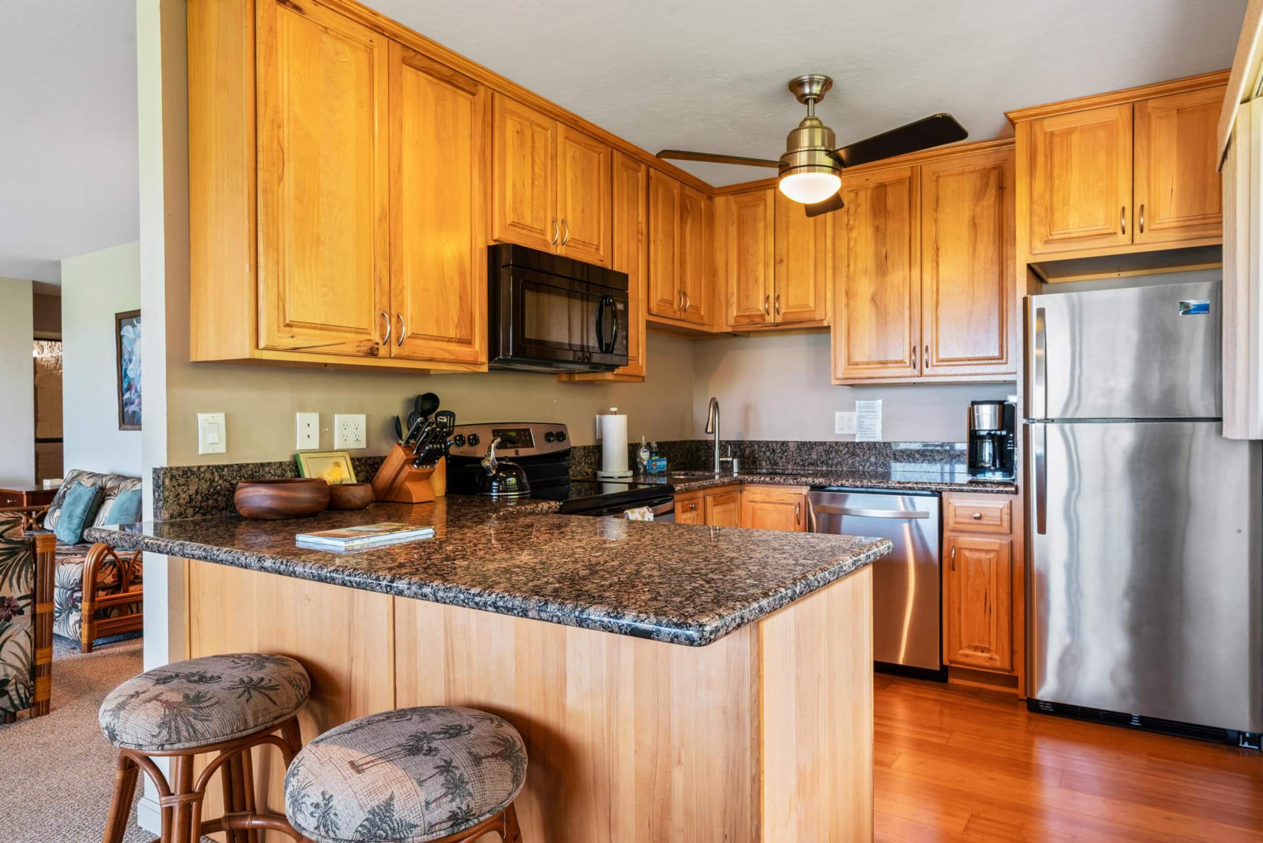 Condo in Kailua-Kona · ★4.79 · 2 bedrooms · 3 beds · 2 shared baths - Image 6