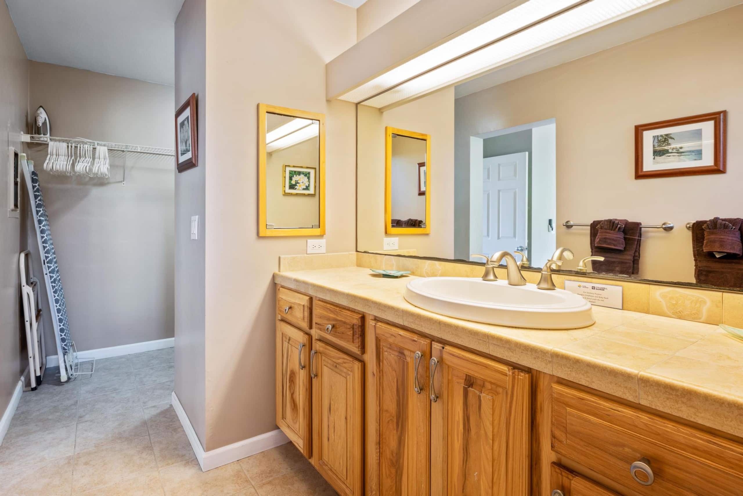 Condo in Kailua-Kona · ★4.79 · 2 bedrooms · 3 beds · 2 shared baths - Image 28