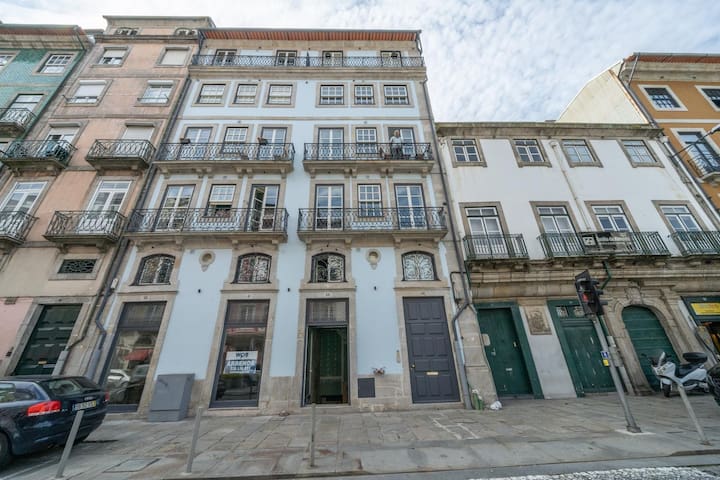 Amber Star Rent managed Airbnb listing 1