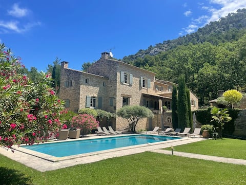 Exceptional property in the heart of Luberon