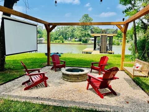 Lake Front Retreat, Hot Tub, Jet Ski & Boat Rental